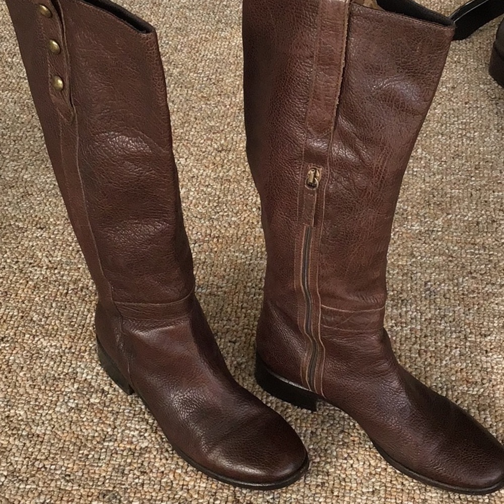 Absolutely gorgeous Faconnable leather boots